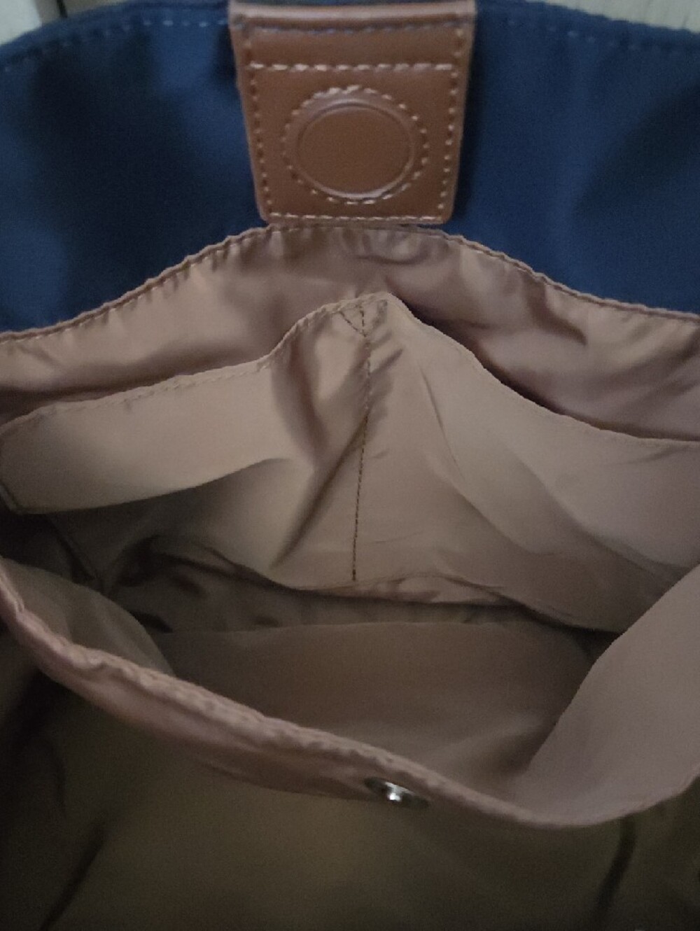 NWOT Agnes B. Navy Nylon Tote with Tan Leather Accents - Picture 8 of 14